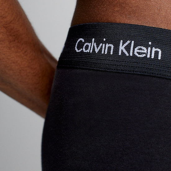 CalvinKlein-[000NB1770A4KU]-Black-Blueshadow-Cobaltwater-4.webp