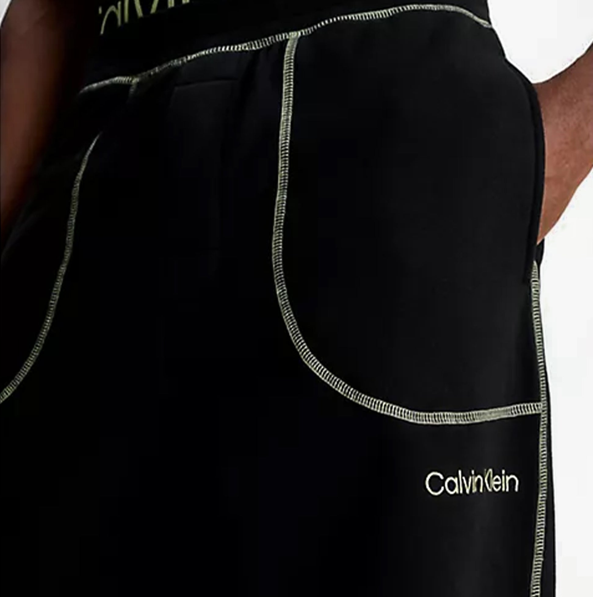 CalvinKlein-[000NM2459E]-Black-4.jpg