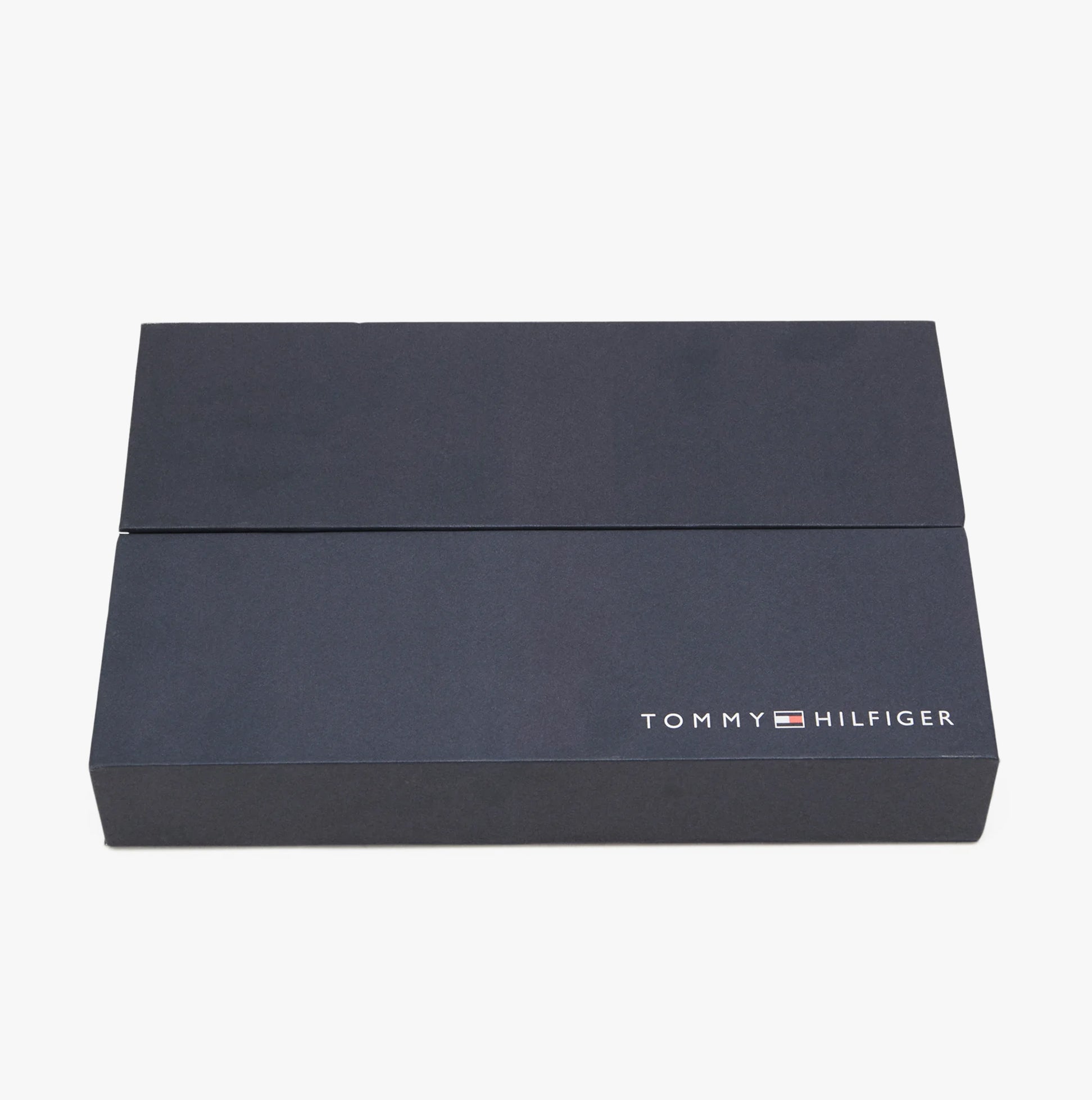 TommyHilfiger-[701224443-002]-Black-2.jpg