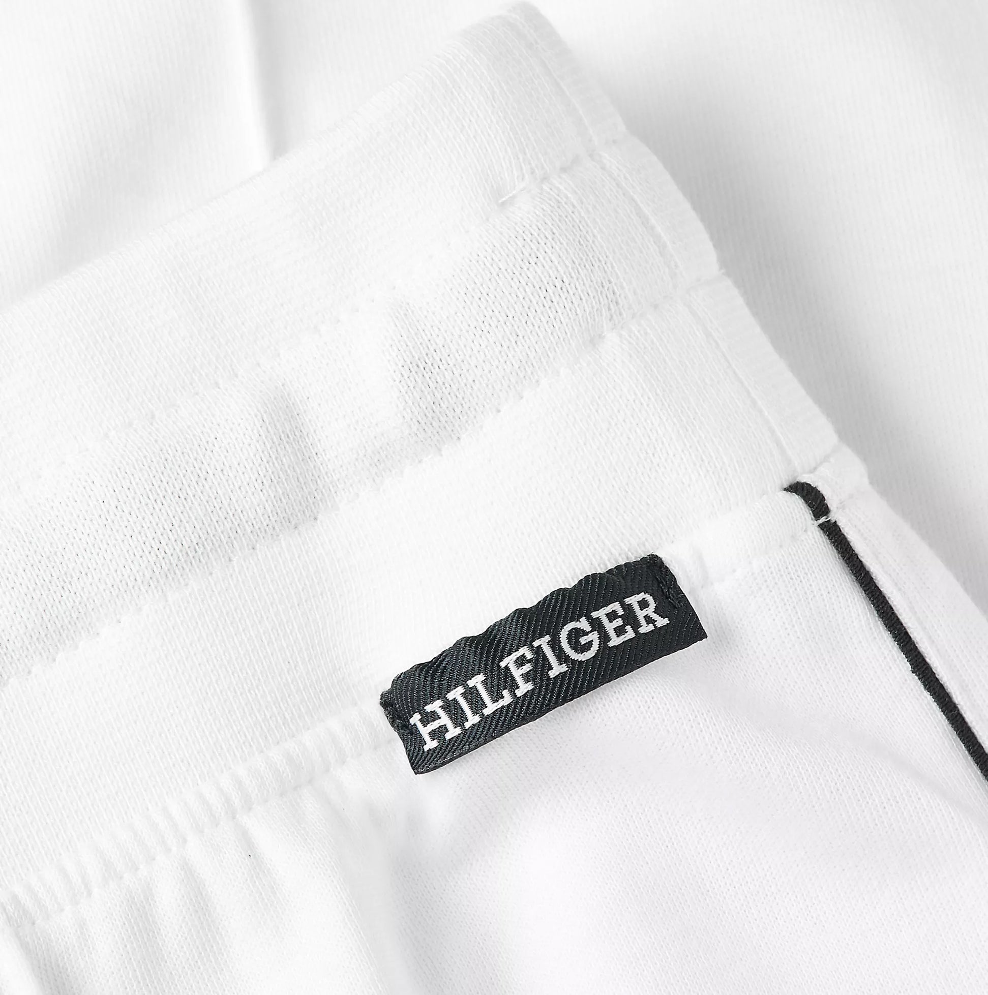 TommyHilfiger-[UW0UW05237YBR]-White-3.jpg