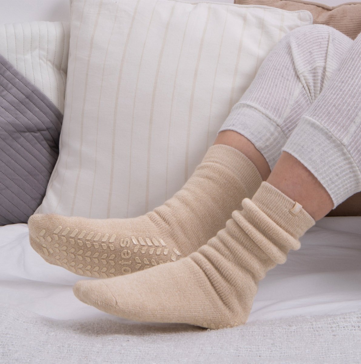 Totes Toasties THERMAL BRUSHED ORIGINAL Slipper Socks Womens Socks Oat - Shuperb